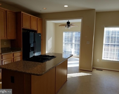2424 Killarney Terrace - Photo Thumbnail 4