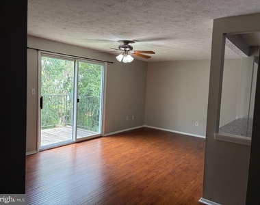 3503 Wedgewood Court - Photo Thumbnail 2
