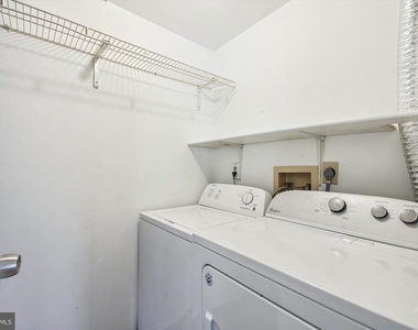 3503 Wedgewood Court - Photo Thumbnail 7