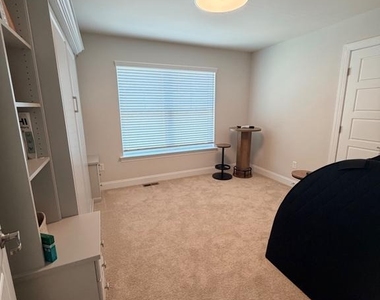27498 S Nicklaus Avenue - Photo Thumbnail 13
