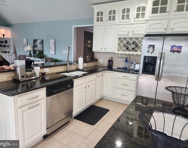 32774 Harburg Drive - Photo Thumbnail 4