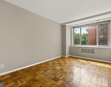 4200 Cathedral Avenue Nw - Photo Thumbnail 20