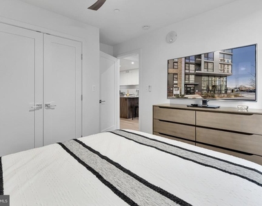 37 L Street Se - Photo Thumbnail 23