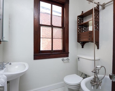 1427 E Capitol Street Ne - Photo Thumbnail 9