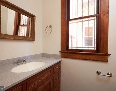 1427 E Capitol Street Ne - Photo Thumbnail 22