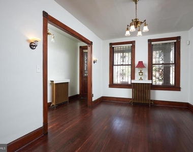 1427 E Capitol Street Ne - Photo Thumbnail 3