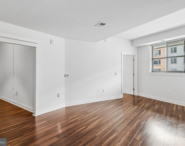 460 New York Avenue Nw - Photo Thumbnail 3