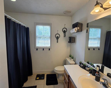 247 Valley View Court - Photo Thumbnail 12
