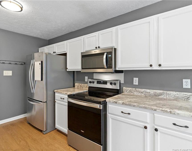 111 Silverberry Court - Photo Thumbnail 12