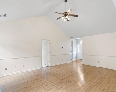 111 Silverberry Court - Photo Thumbnail 7