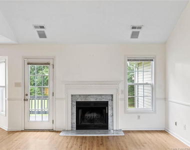 111 Silverberry Court - Photo Thumbnail 6