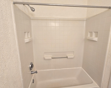 600 Audubon Lake Drive - Photo Thumbnail 21
