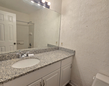 600 Audubon Lake Drive - Photo Thumbnail 20