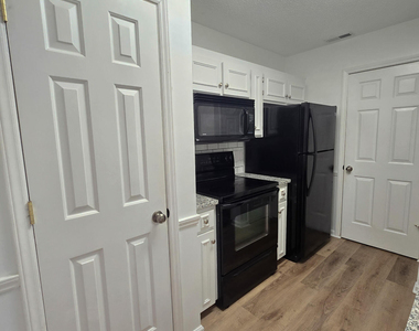 600 Audubon Lake Drive - Photo Thumbnail 10