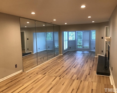 1000 Brighthurst Drive - Photo Thumbnail 5