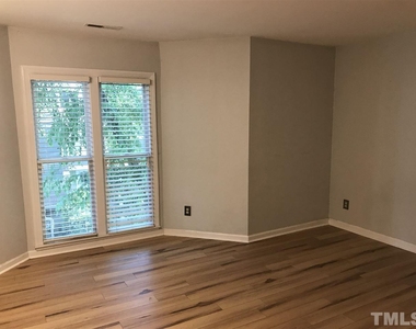 1000 Brighthurst Drive - Photo Thumbnail 6