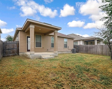 7343 Bluebonnet Bay - Photo Thumbnail 31