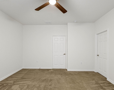 7343 Bluebonnet Bay - Photo Thumbnail 23