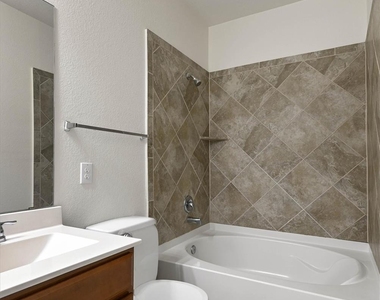 7343 Bluebonnet Bay - Photo Thumbnail 25