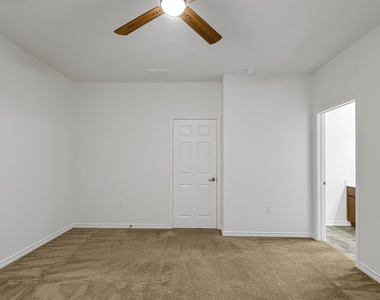 7343 Bluebonnet Bay - Photo Thumbnail 22