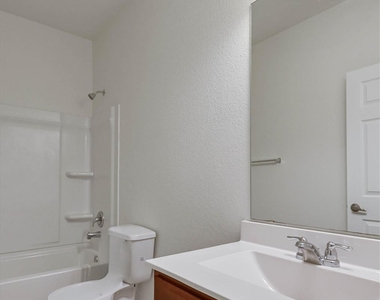 7343 Bluebonnet Bay - Photo Thumbnail 15