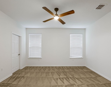 7343 Bluebonnet Bay - Photo Thumbnail 21