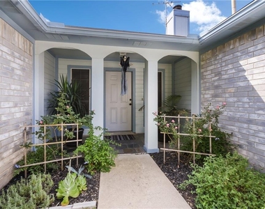 1252 Lacey Oak Loop - Photo Thumbnail 3
