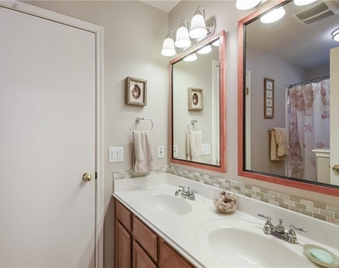 1252 Lacey Oak Loop - Photo Thumbnail 8