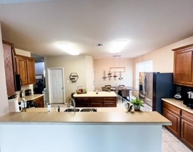 3816 Bandice Ln - Photo Thumbnail 3