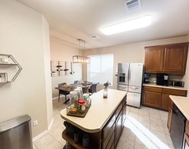 3816 Bandice Ln - Photo Thumbnail 2