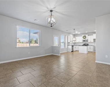 170 Kingfisher Ln - Photo Thumbnail 2