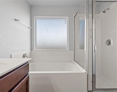 170 Kingfisher Ln - Photo Thumbnail 15