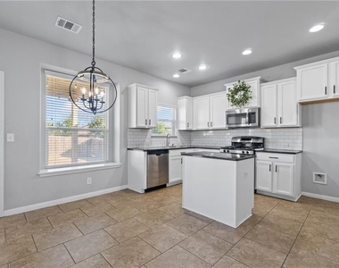 170 Kingfisher Ln - Photo Thumbnail 1