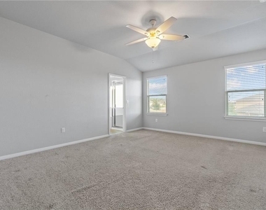 170 Kingfisher Ln - Photo Thumbnail 13