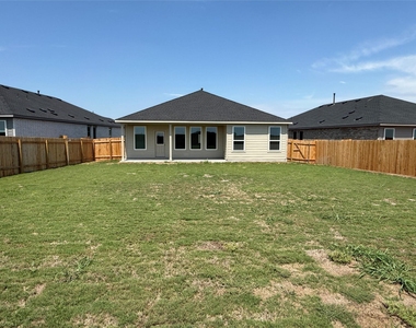241 Seabreeze St - Photo Thumbnail 16