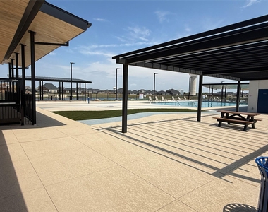 241 Seabreeze St - Photo Thumbnail 23