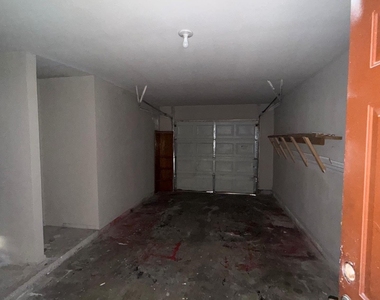1303 Bonnie Brae St - Photo Thumbnail 14