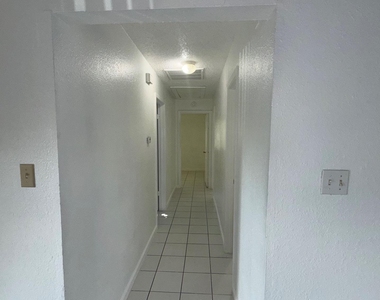 1303 Bonnie Brae St - Photo Thumbnail 6