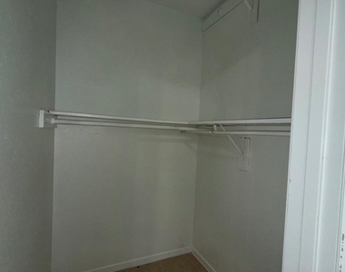 1303 Bonnie Brae St - Photo Thumbnail 11