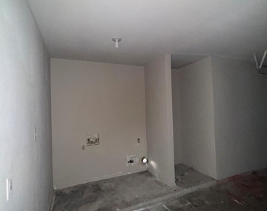 1303 Bonnie Brae St - Photo Thumbnail 13