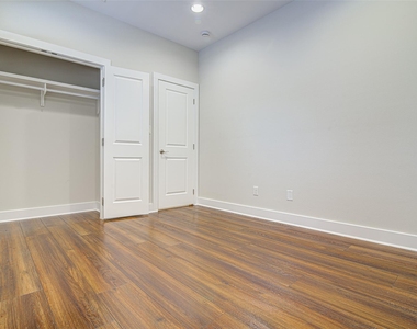 1106 Berger St - Photo Thumbnail 16