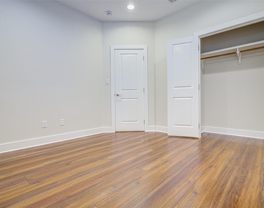 1106 Berger St - Photo Thumbnail 19