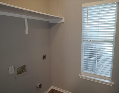 1619 Constantino Cir - Photo Thumbnail 6