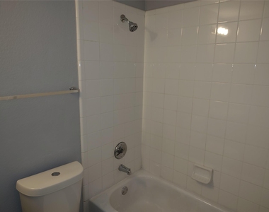 1619 Constantino Cir - Photo Thumbnail 9