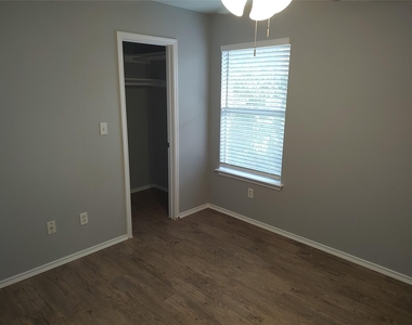 1619 Constantino Cir - Photo Thumbnail 12