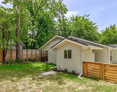 511 E 50th St - Photo Thumbnail 24