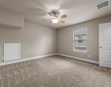 4401 Trinity Woods St - Photo Thumbnail 8