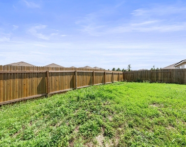 216 Wincanton Ln - Photo Thumbnail 25