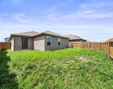 216 Wincanton Ln - Photo Thumbnail 23