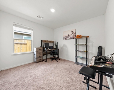 216 Wincanton Ln - Photo Thumbnail 19